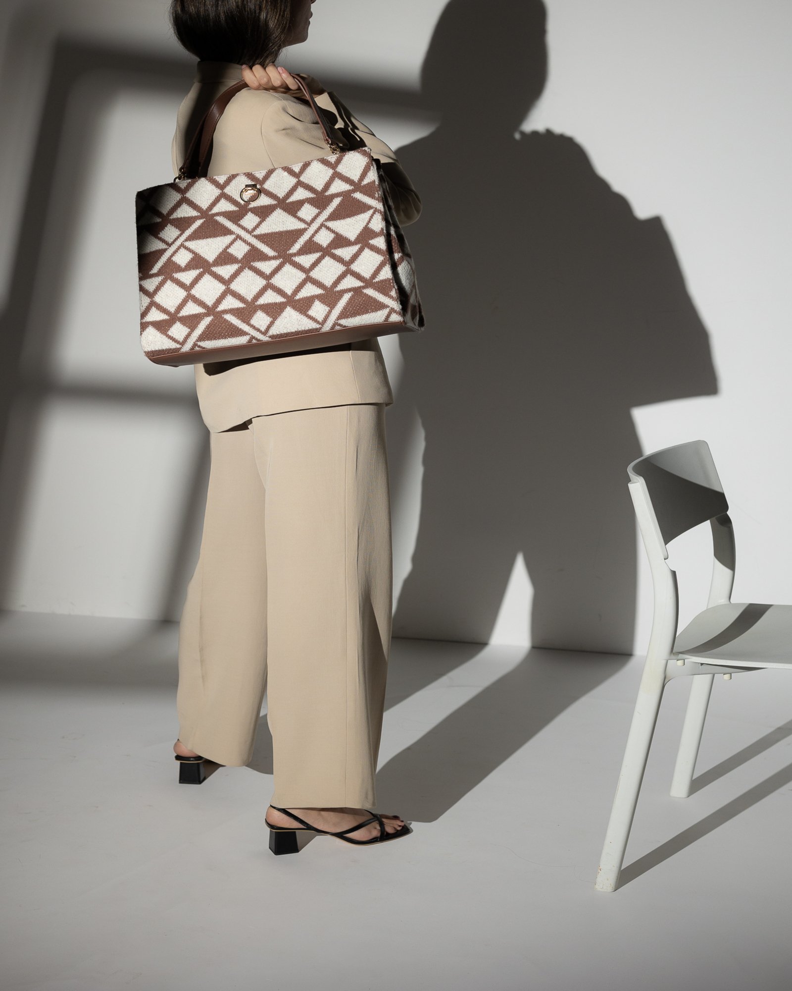 HAND BAG TAUPE - STYLE3504