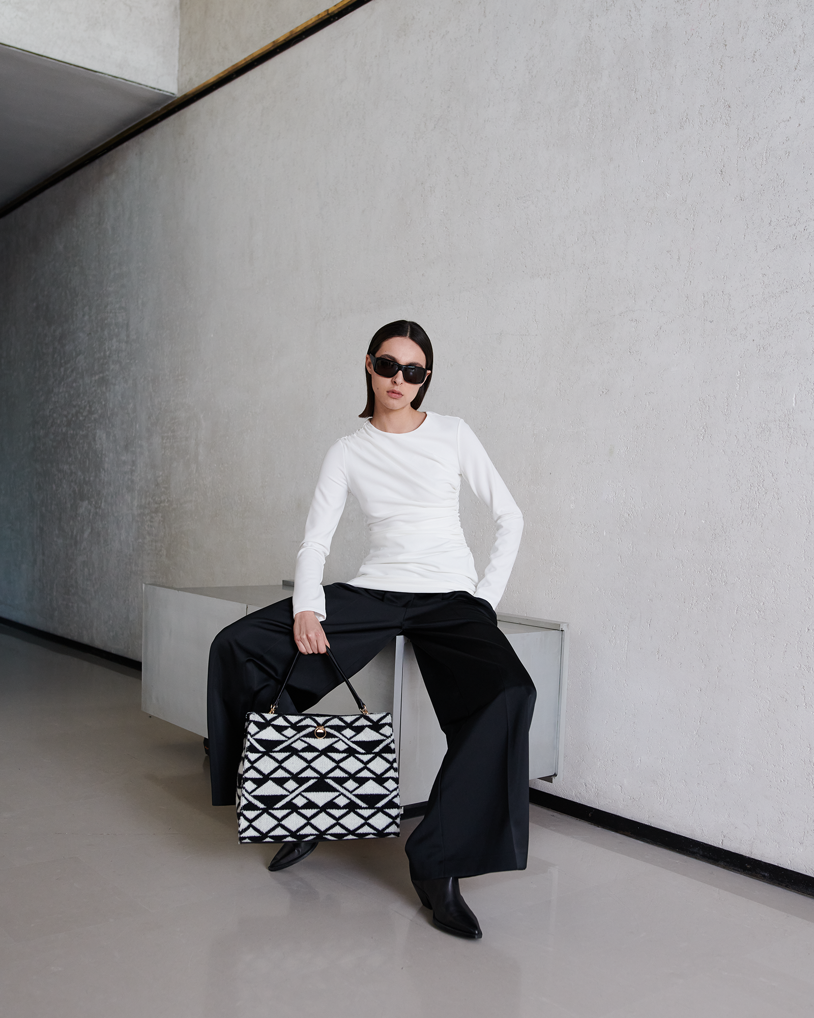 HAND BAG BLACK - STYLE3504